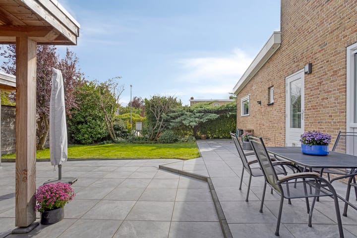 Spacious Detached House with Four Bedrooms in Peaceful Ilpendam — 80