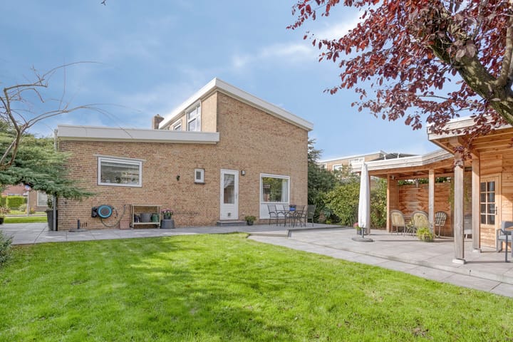 Spacious Detached House with Four Bedrooms in Peaceful Ilpendam — 82
