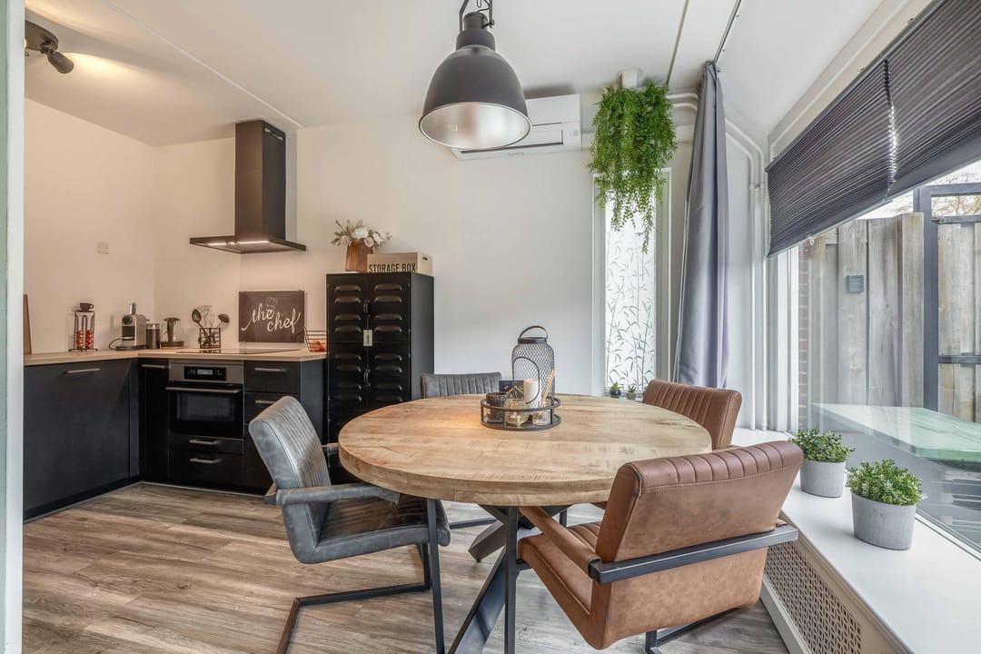 Photo 7 of Molbord 17