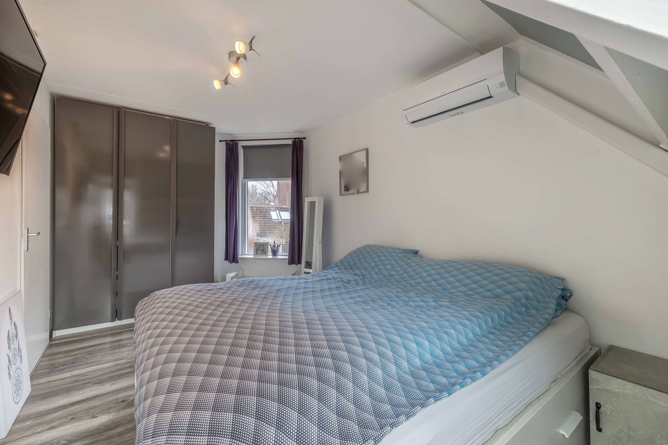 Photo 18 of Molbord 17