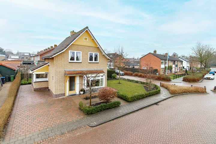 Spacious detached home with open views in Werkendam Burchtpolder — 10