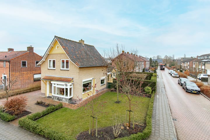 Spacious detached home with open views in Werkendam Burchtpolder — 15
