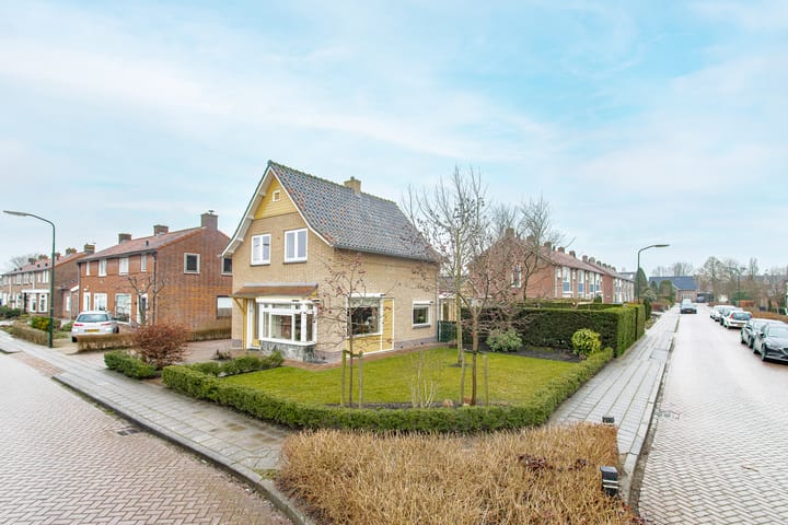 Spacious detached home with open views in Werkendam Burchtpolder — 18
