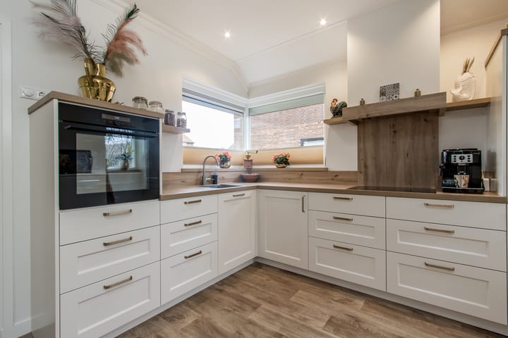 Spacious detached home with open views in Werkendam Burchtpolder — 57
