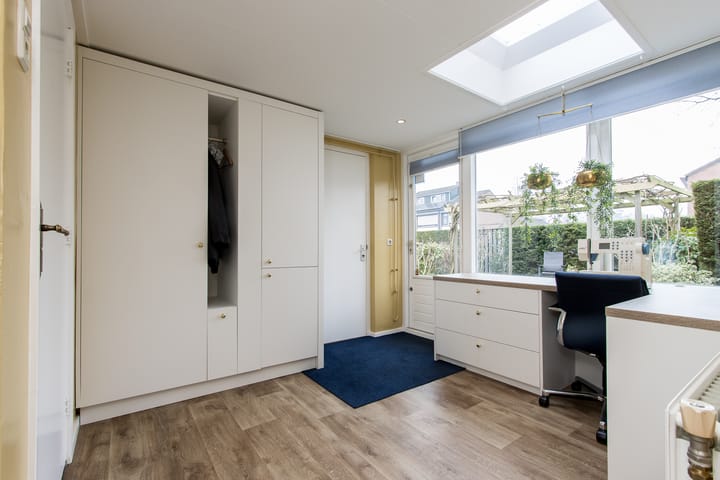 Spacious detached home with open views in Werkendam Burchtpolder — 69