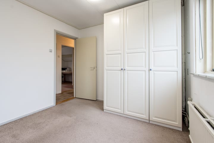 Spacious detached home with open views in Werkendam Burchtpolder — 105
