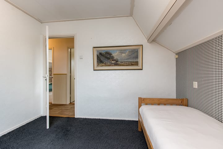 Spacious detached home with open views in Werkendam Burchtpolder — 111