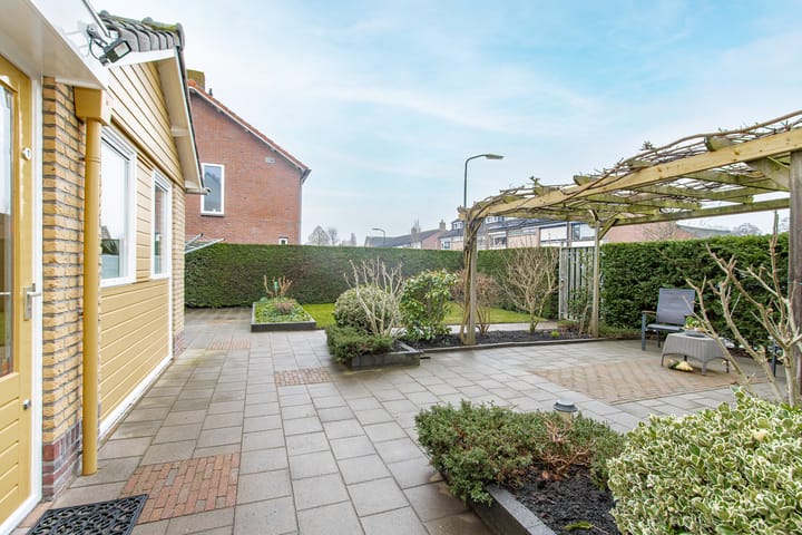 Spacious detached home with open views in Werkendam Burchtpolder — 121