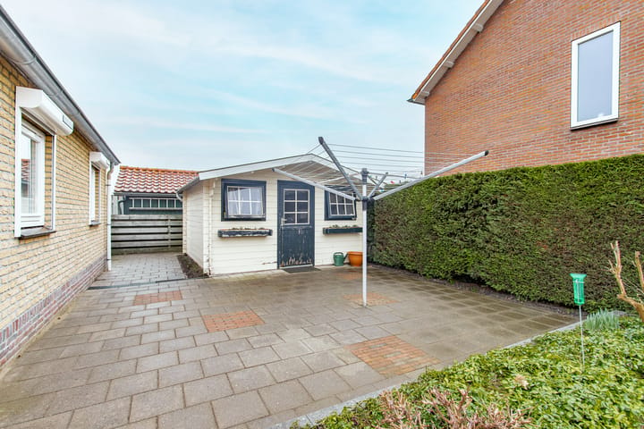 Spacious detached home with open views in Werkendam Burchtpolder — 127