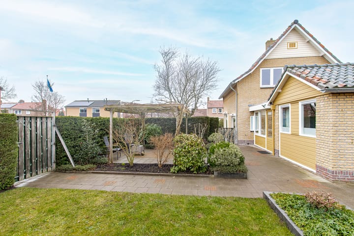 Spacious detached home with open views in Werkendam Burchtpolder — 131