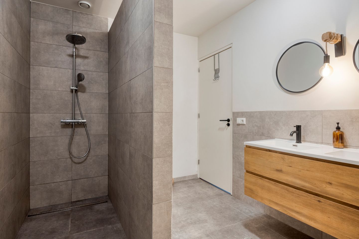 Foto 19 van Heinsbergerweg 54