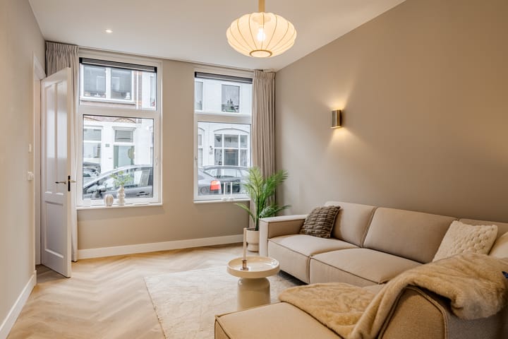 Tussenwoning te koop: Generaal De Wetstraat 25, Haarlem
