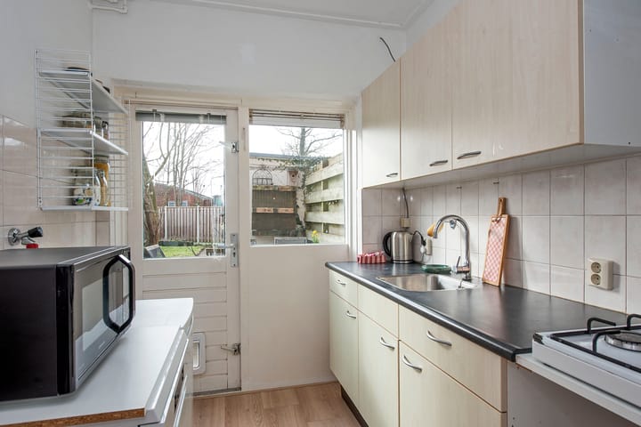 Terraced House with 3 Bedrooms and 10 Solar Panels — 23