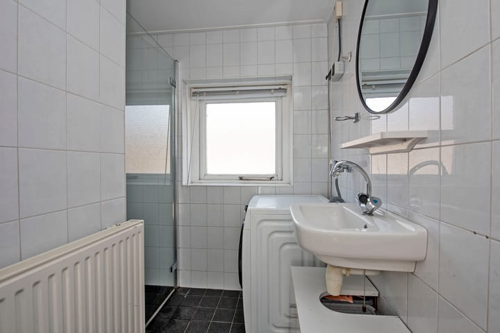 Terraced House with 3 Bedrooms and 10 Solar Panels — 33