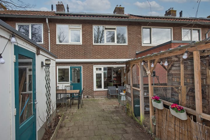 Terraced House with 3 Bedrooms and 10 Solar Panels — 47