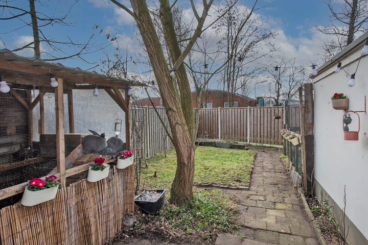 Terraced House with 3 Bedrooms and 10 Solar Panels — 49