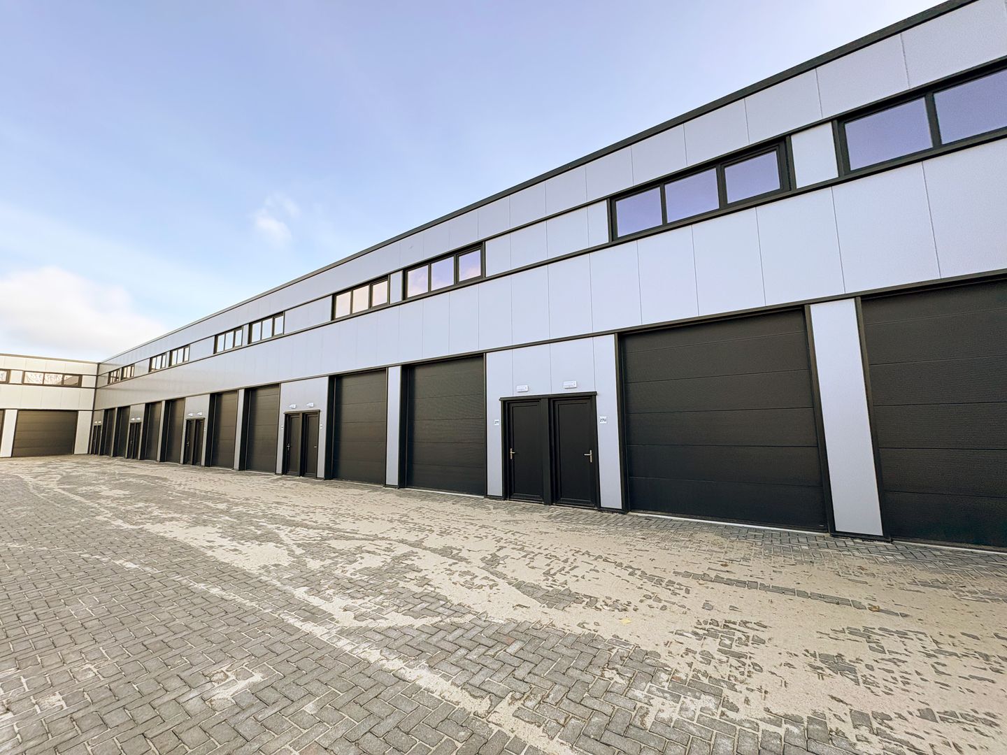 View photo 3 of Graham Bellstraat 27-U