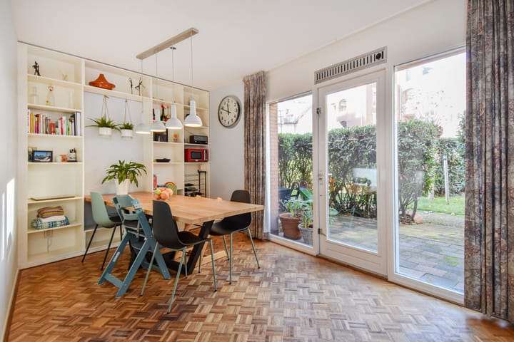 Spacious Modern Townhouse with Private Parking in Huygenspark — 20