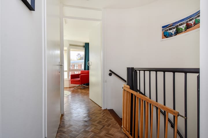 Spacious Modern Townhouse with Private Parking in Huygenspark — 34