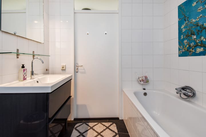 Spacious Modern Townhouse with Private Parking in Huygenspark — 41