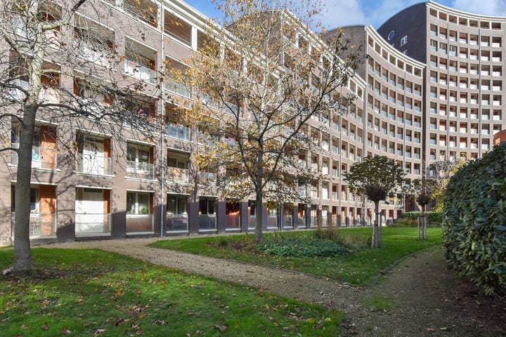 Spacious Modern Townhouse with Private Parking in Huygenspark — 45
