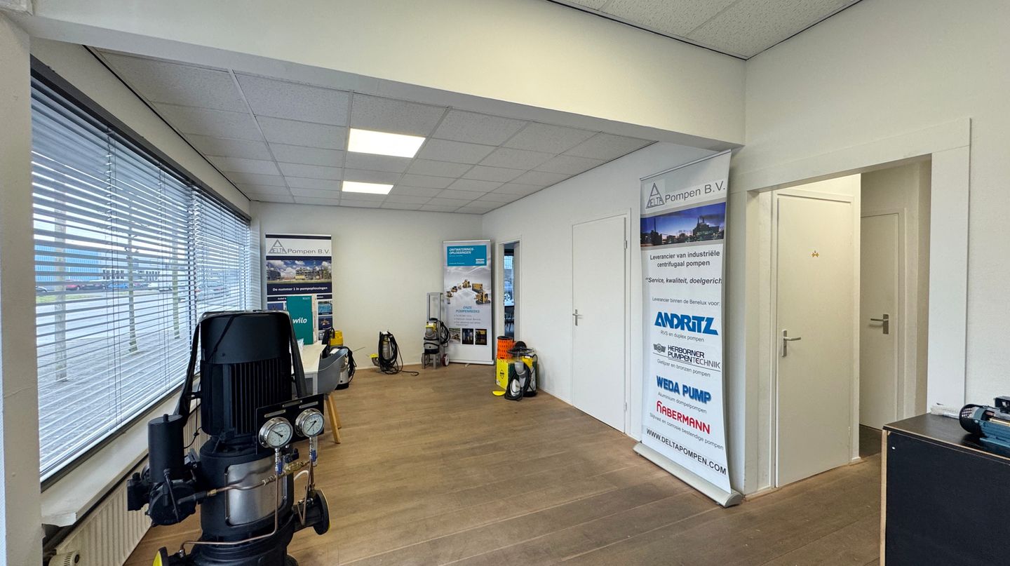 Bekijk foto 3 van Rigaweg 17