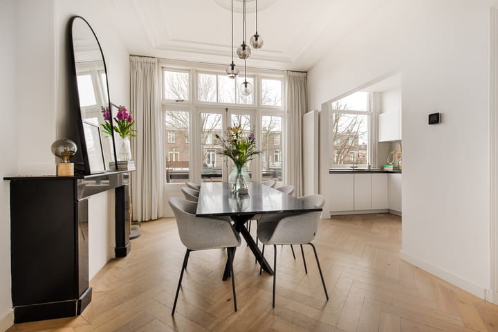 Spacious Upper Apartment with Water Views Near Haarlem Center — 20