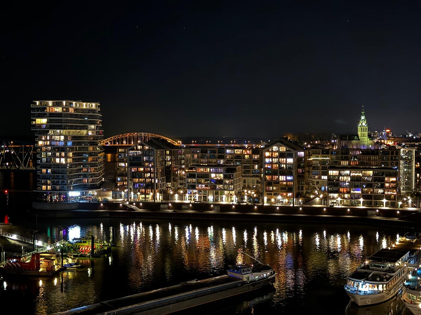 Foto 50 van Waalbandijk 409