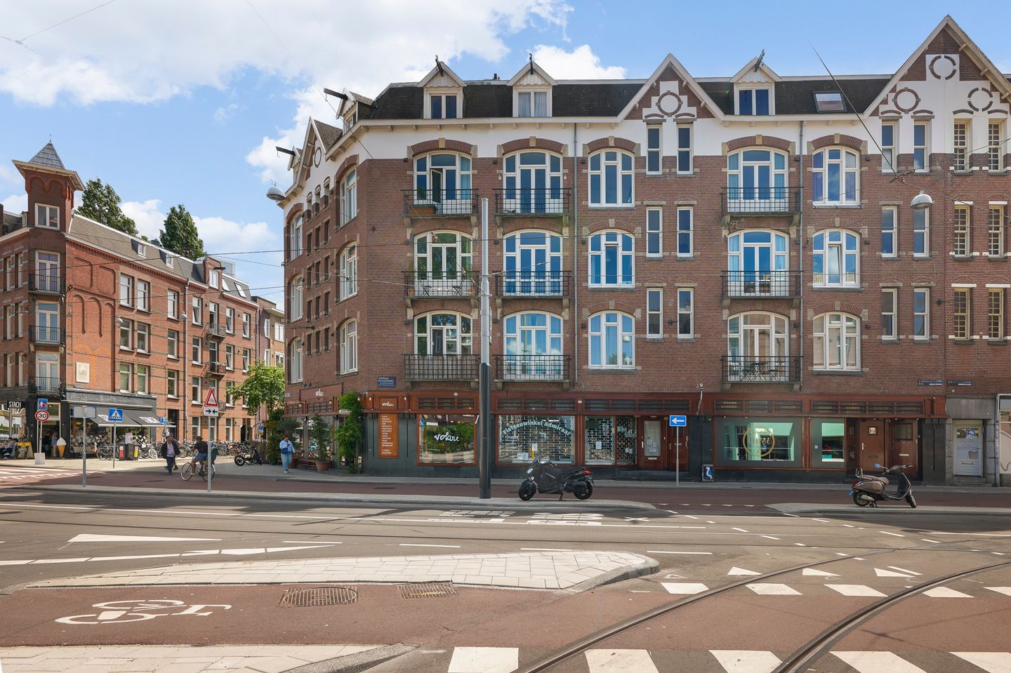 Bekijk foto 2 van Admiraal De Ruijterweg 81-H