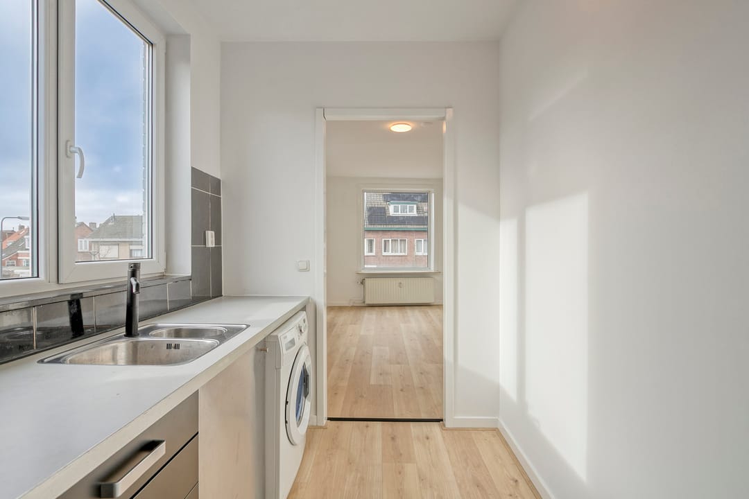 Photo 7 of Heuvelstraat 177