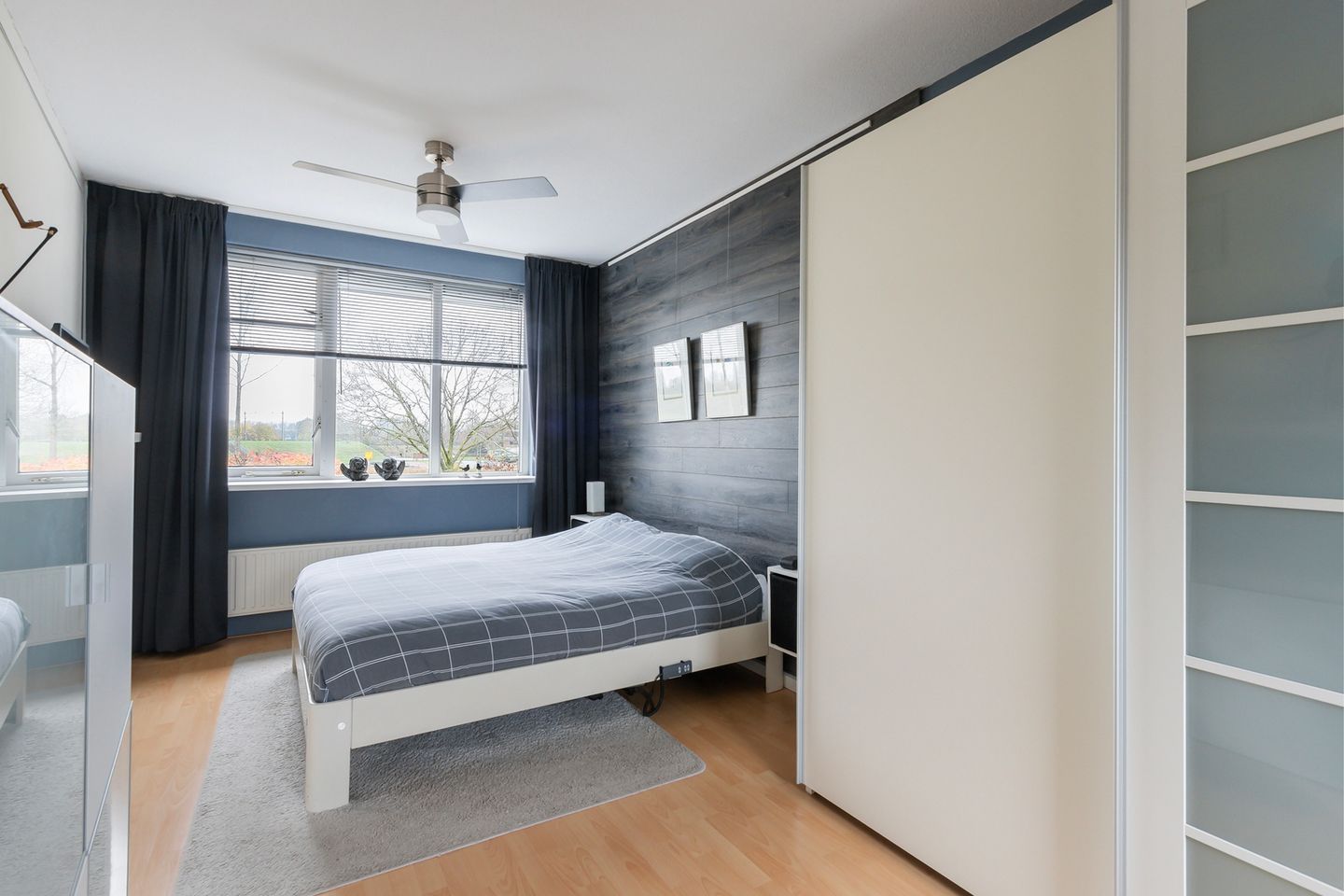 Foto 20 van Palissander 195