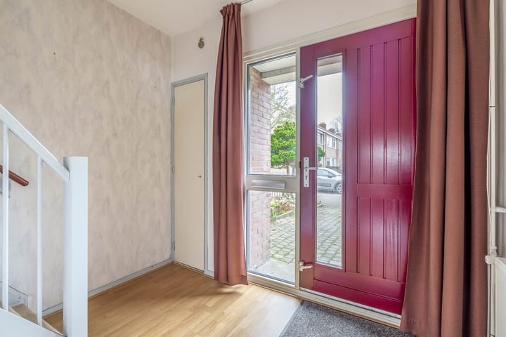 Starter home with four bedrooms and south-facing garden in Drachten — 12