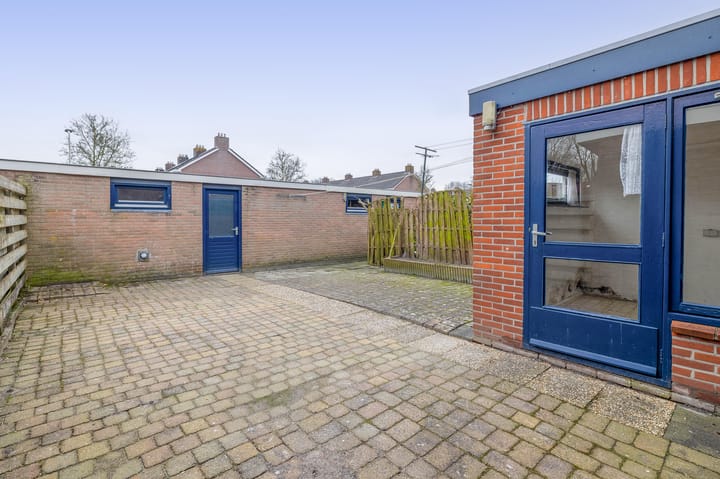 Starter home with four bedrooms and south-facing garden in Drachten — 38