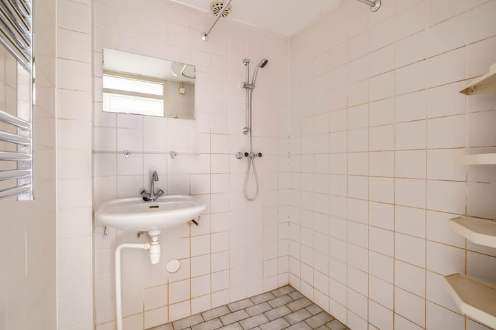 Starter home with four bedrooms and south-facing garden in Drachten — 54