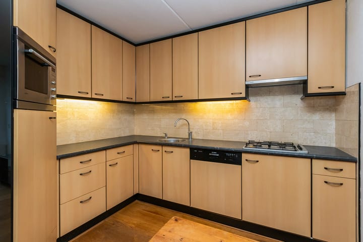 Bright 3-room corner apartment with spacious balcony in Kerkelanden — 19