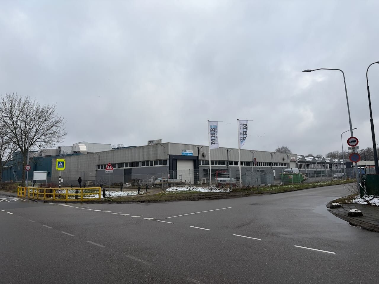 Bekijk foto 1 van Vredenburgweg 7