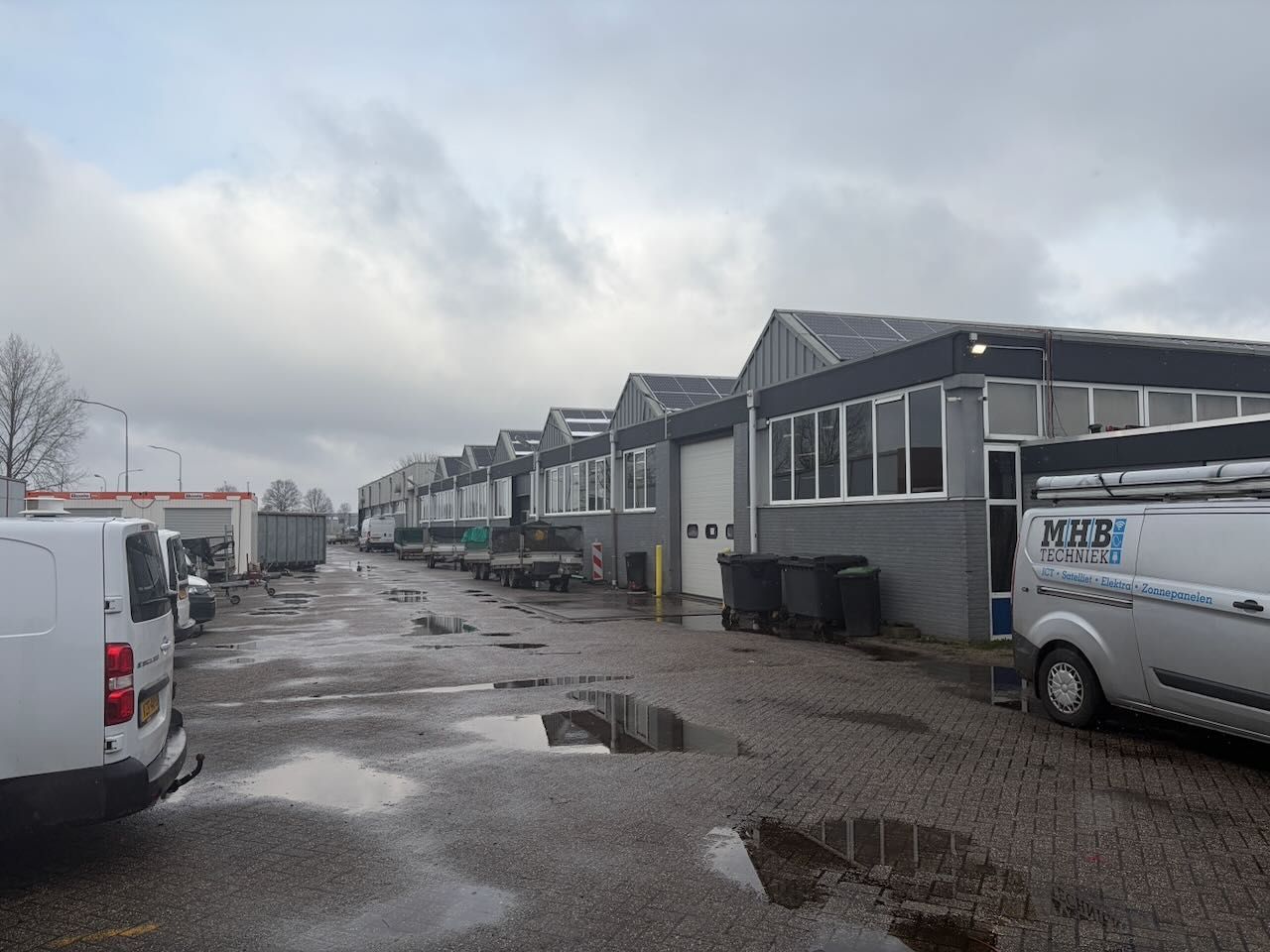 Bekijk foto 2 van Vredenburgweg 7