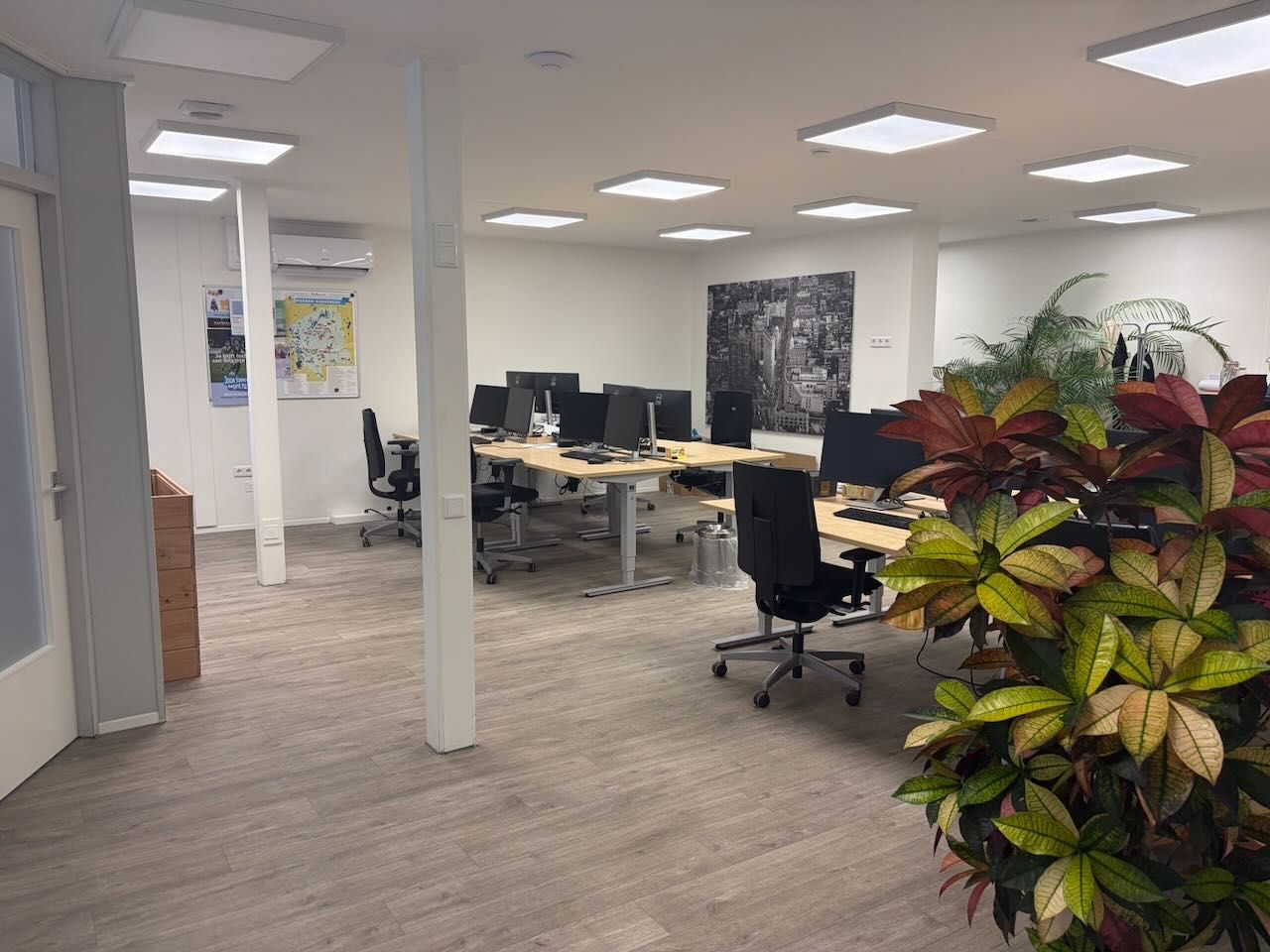 Bekijk foto 5 van Vredenburgweg 7