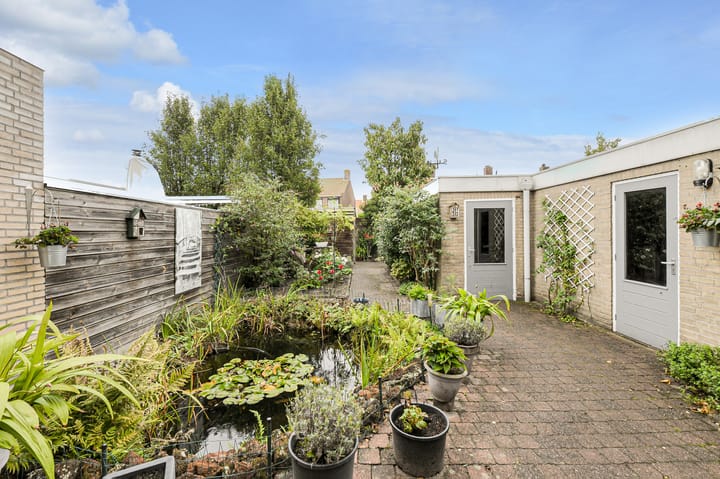 Photo 3 of Amalia van Solmsstraat 7