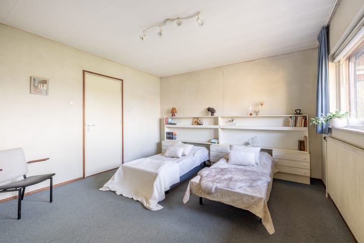Spacious Detached Home with Stunning Water Views in Oosthuizen — 38
