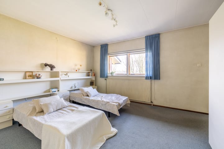 Spacious Detached Home with Stunning Water Views in Oosthuizen — 42