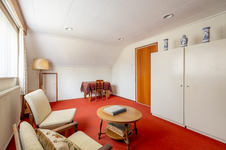 Spacious Detached Home with Stunning Water Views in Oosthuizen — 66