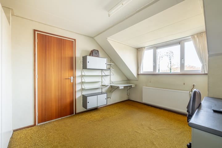 Spacious Detached Home with Stunning Water Views in Oosthuizen — 70