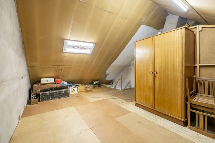 Spacious Detached Home with Stunning Water Views in Oosthuizen — 88