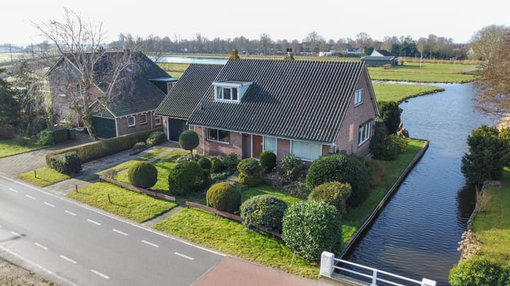 Spacious Detached Home with Stunning Water Views in Oosthuizen — 108