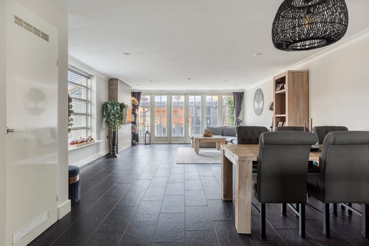 Photo 10 of Charlotte van Pallandthof 81