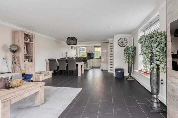 Photo 12 of Charlotte van Pallandthof 81