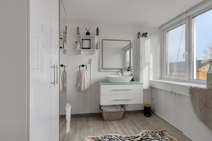 Photo 33 of Charlotte van Pallandthof 81