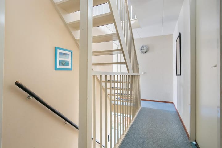 Well-maintained end terrace home with southwest-facing garden — 29