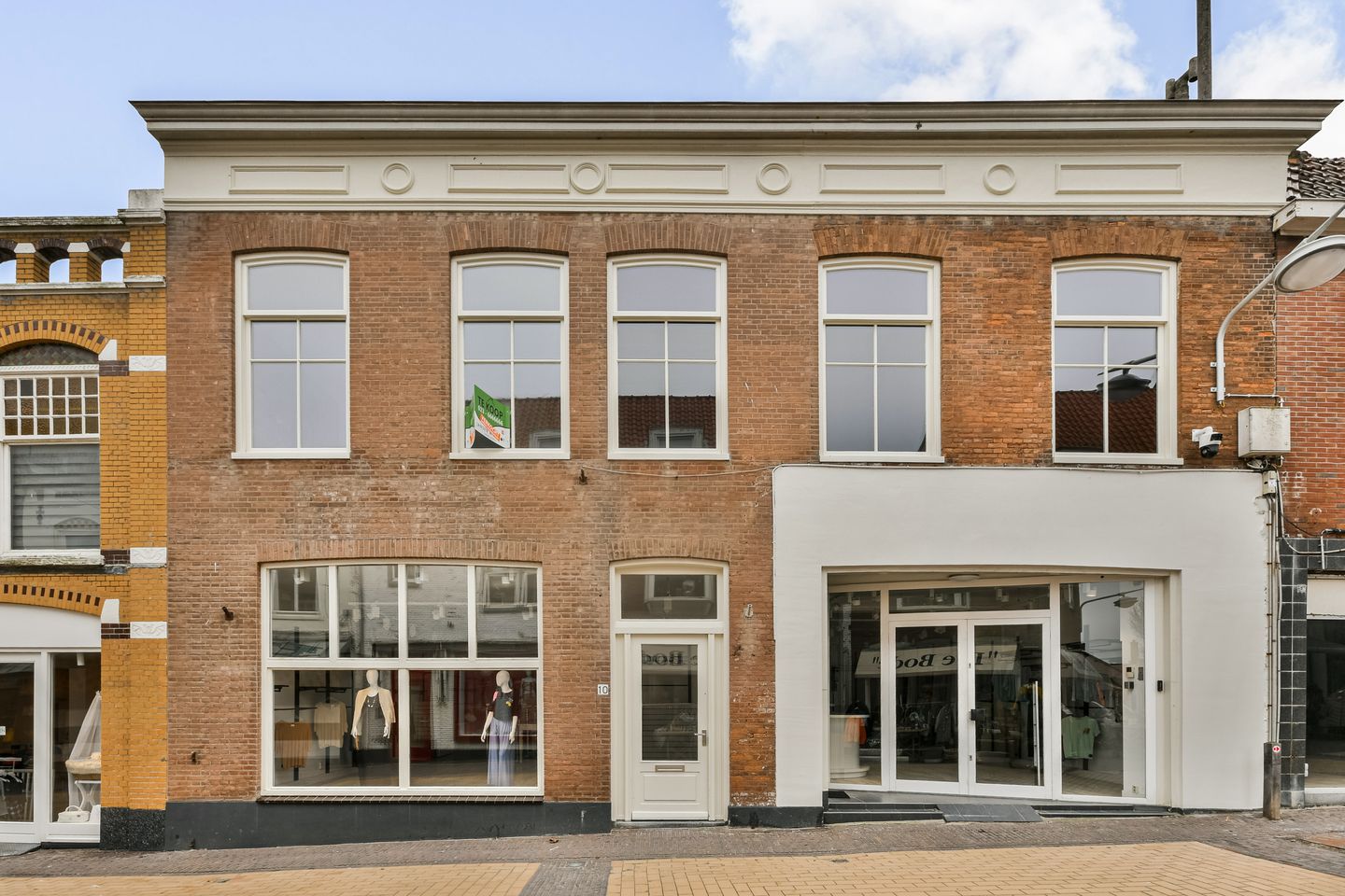 View photo 2 of Kerkstraat 10